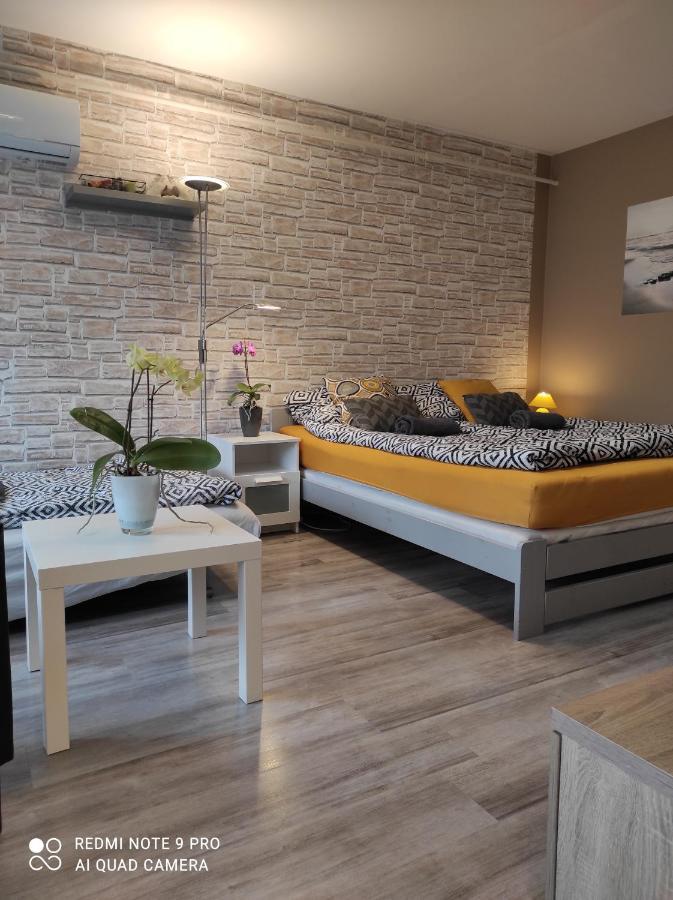 Baross Apartman Kaposvar Exterior photo